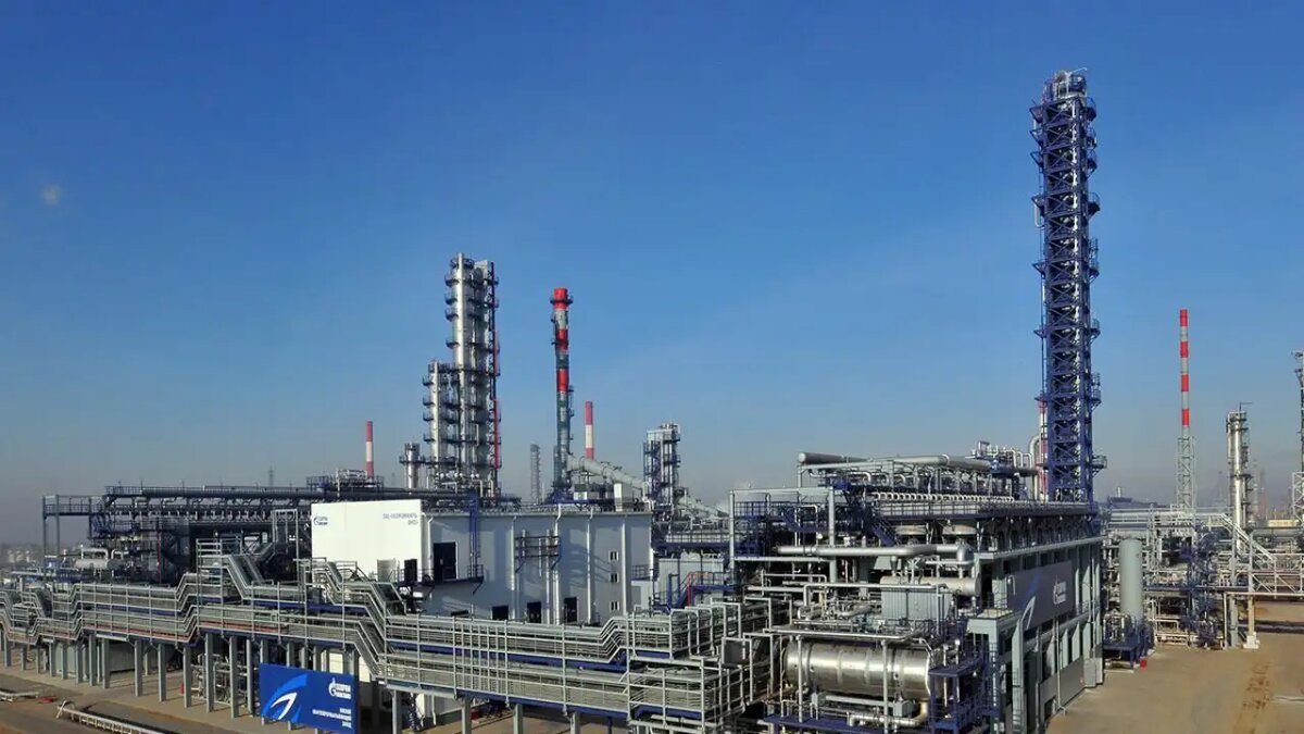    Омский нефтеперерабатывающий завод.