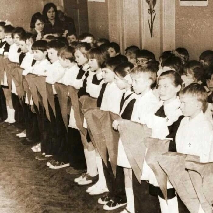 Посвящение в пионеры. Фото из интернета, из разных источников. На авторство не претендую.