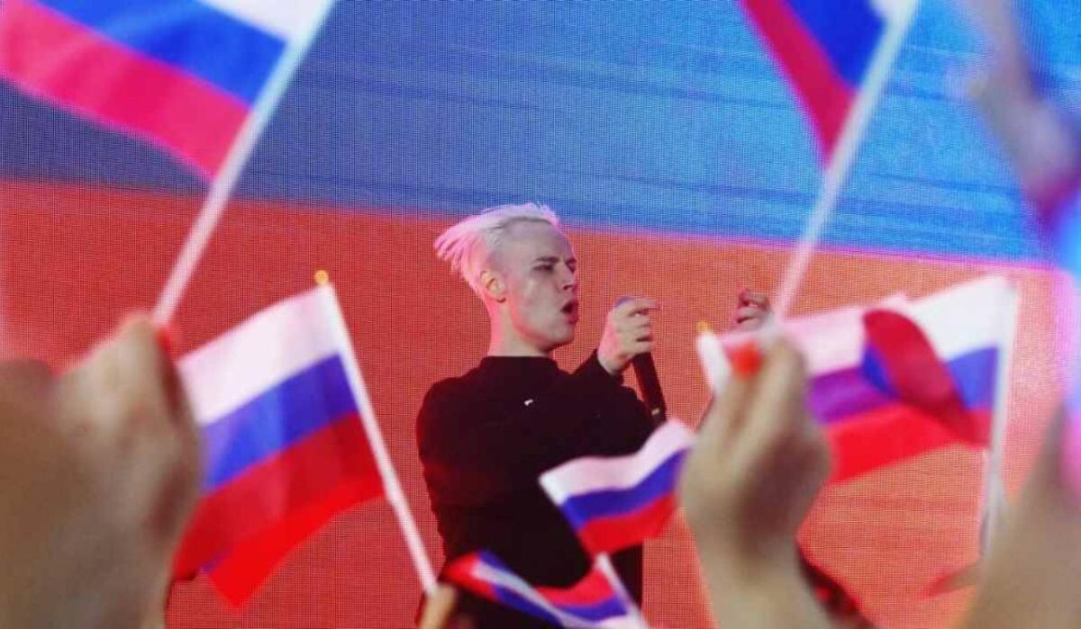     SHAMAN (Ярослав Дронов). Источник: ria.ru Автор фото: Михаил Воскресенский