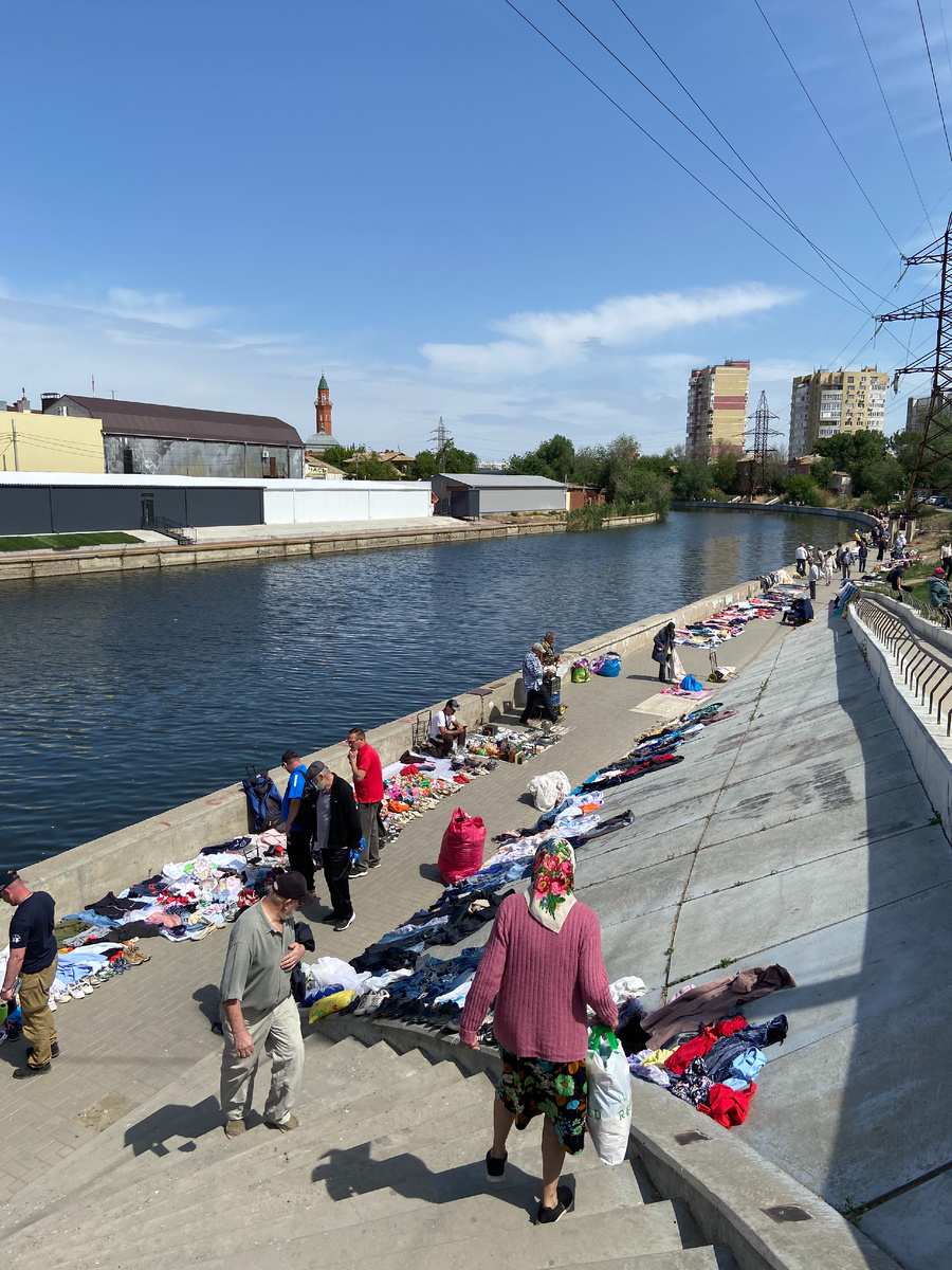 Барахолка в Астрахани Фото автора блог Дочь Пелевина