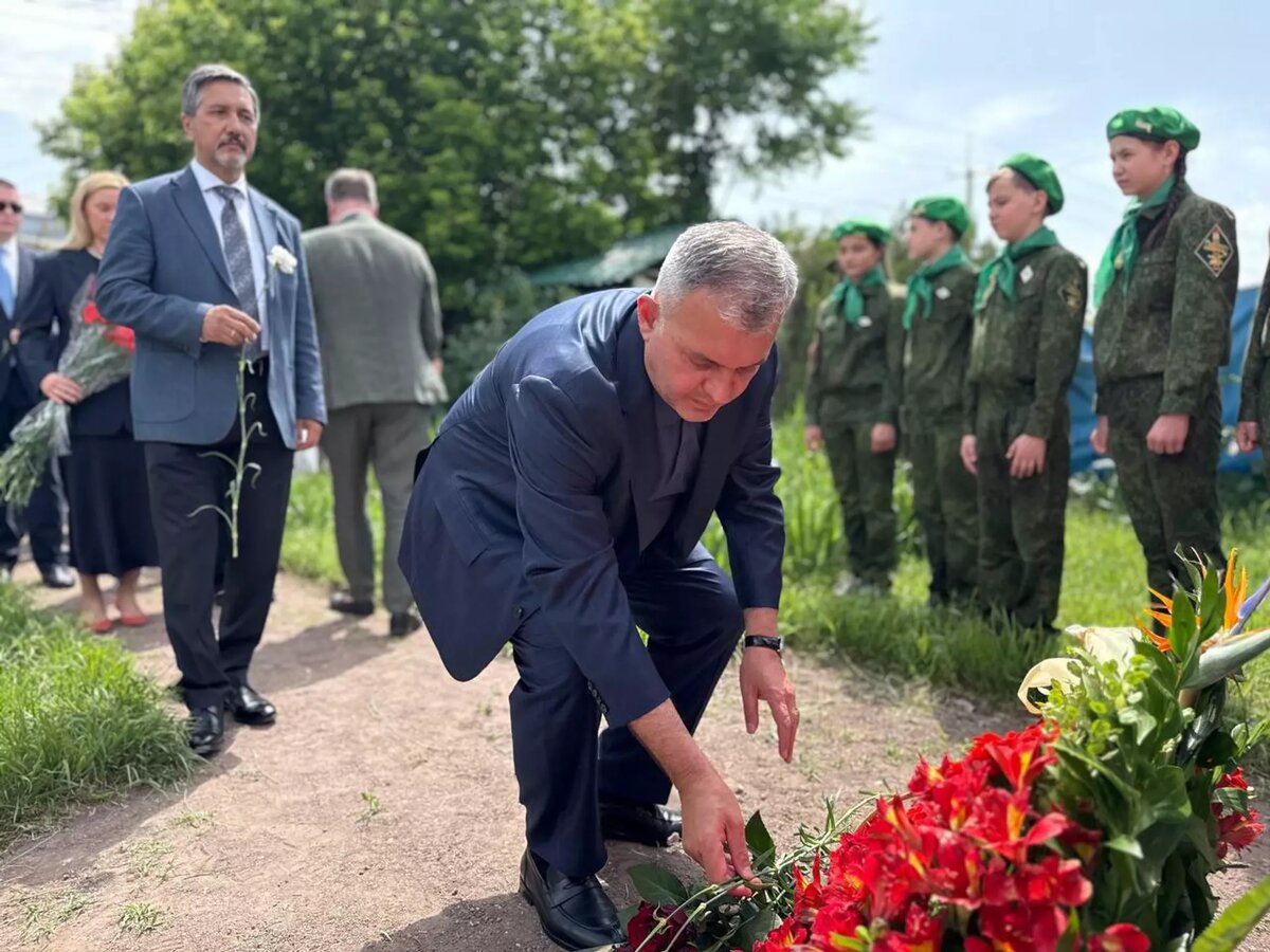 Торжественная церемония возложения цветов у памятника Ивана Паскевича (19 мая 2025). Еревaн
© Photo : Русский дом в Еревaне