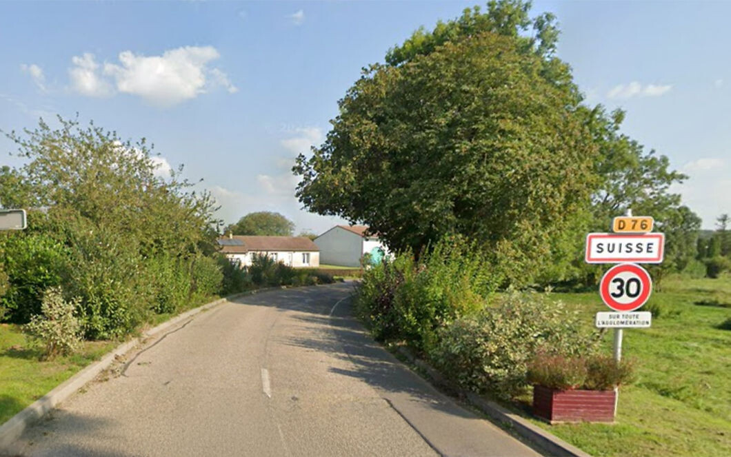 Такая «швейцарская» деревня во французской глубинке // Google Street View