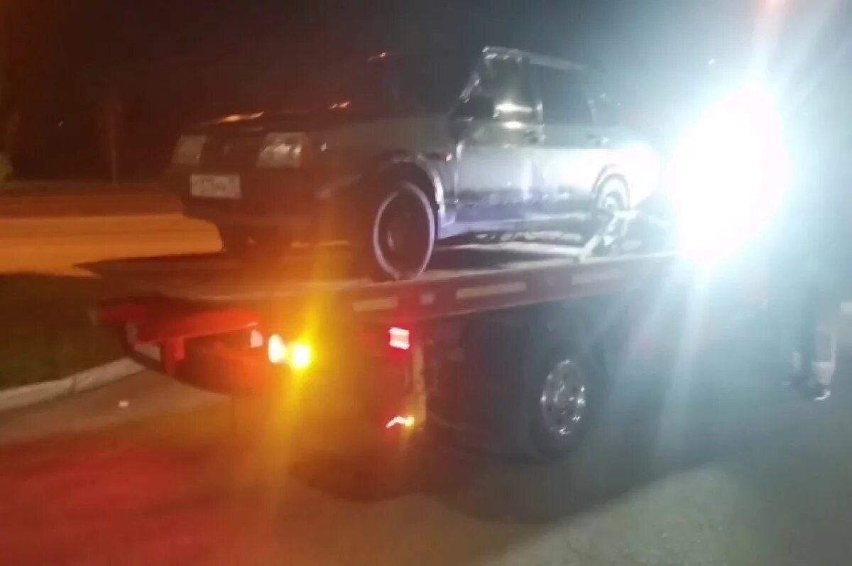    В Тобольске подростки катались на «девятке», купленной в складчину