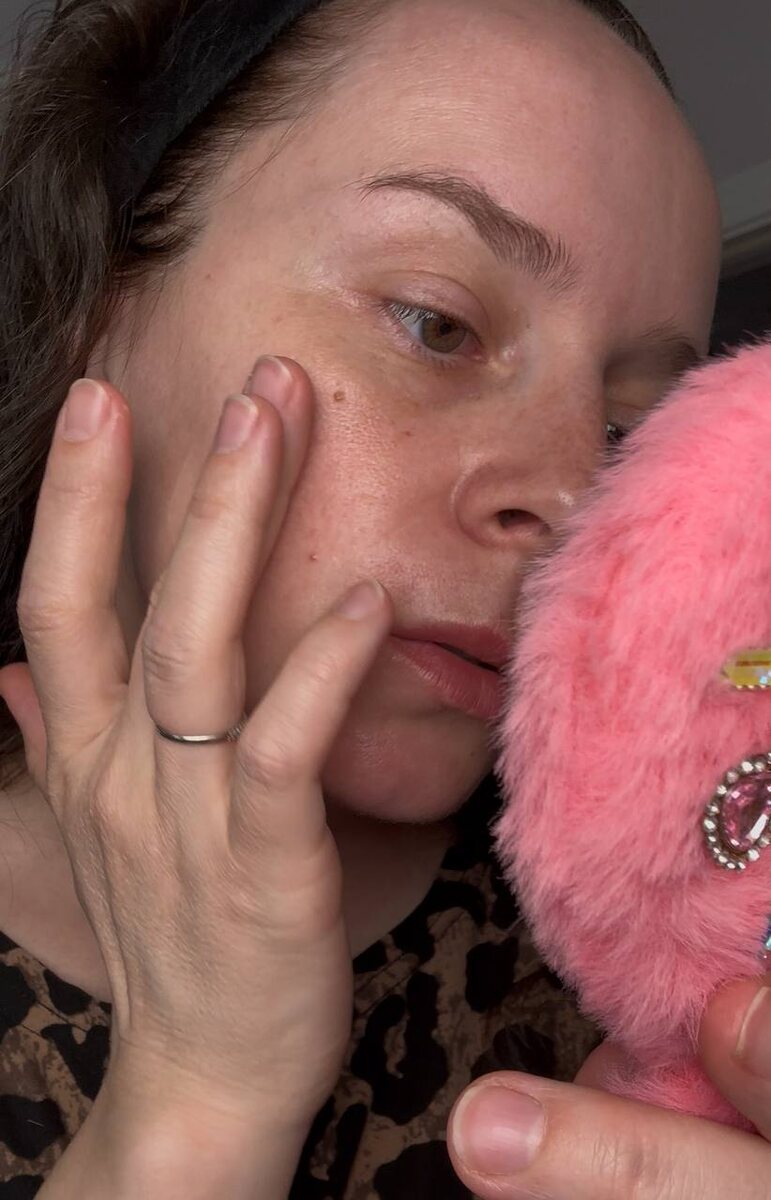 С "Голым лицом"