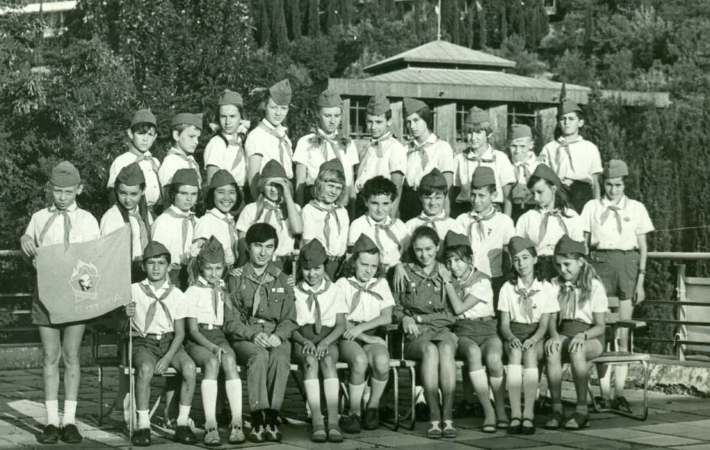 Всесоюзный пионерский лагерь Артек. Дружина "Озерная", корпус "Енисей". Найдите меня (Если сможете). 