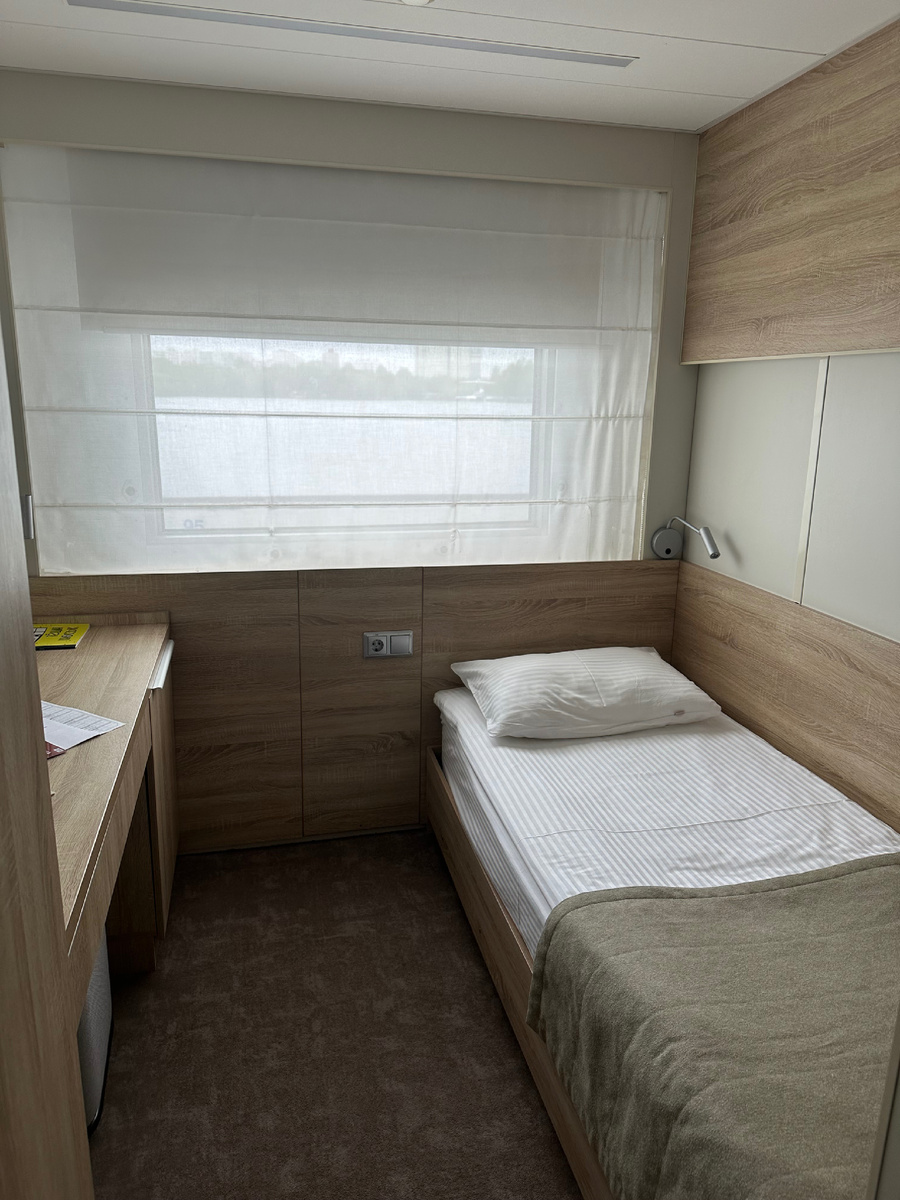 Моя одноместная каюта на главной палубе