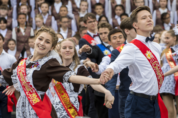    Главный слоган последнего звонка для казанских выпускников — «Я — это ты, ты — это я».   
Фото: «БИЗНЕС Online»