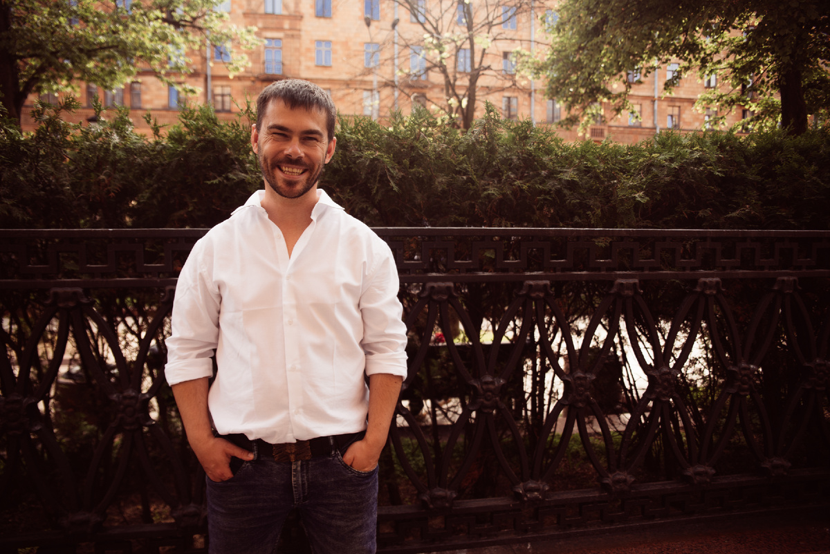 Я обращаюсь к вам, тем, кто не просто существует, а живет по-настоящему, с открытым сердцем и сознанием, способным видеть за горизонт