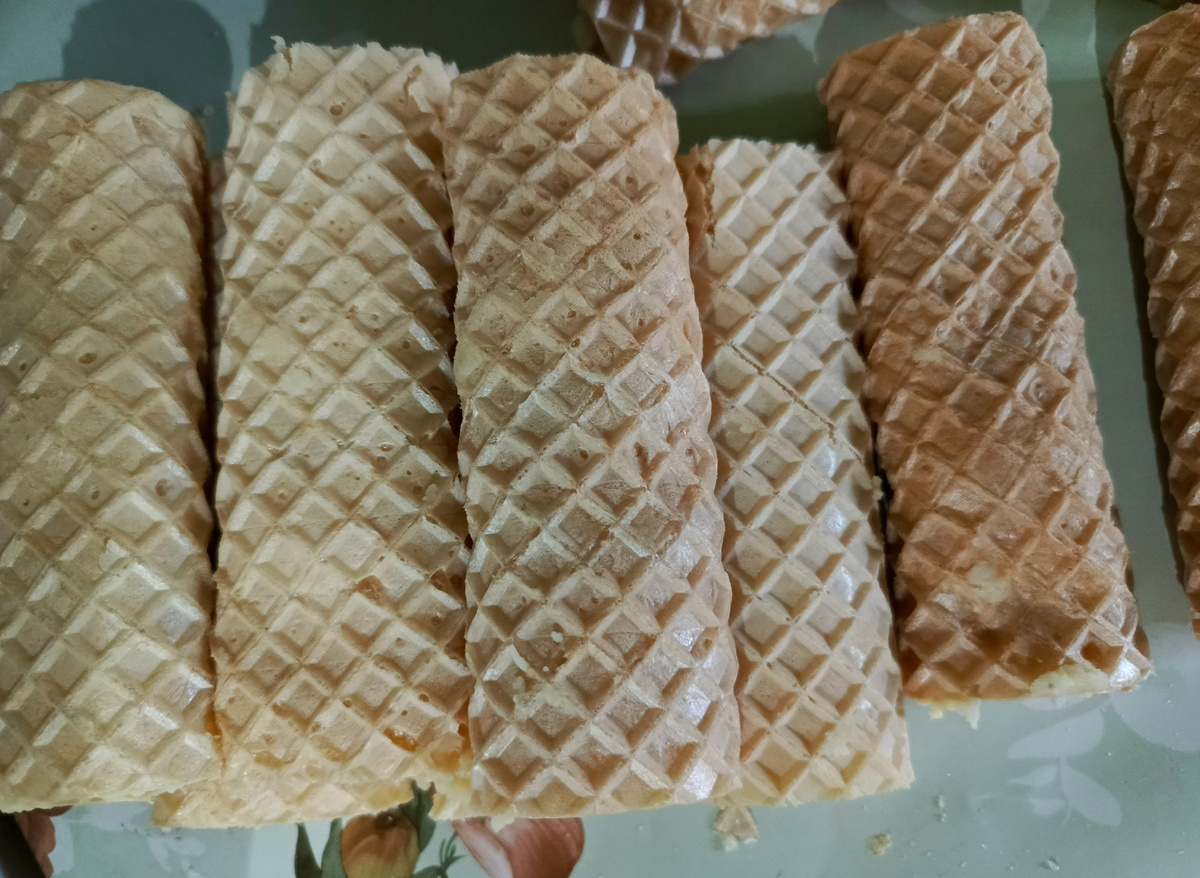 Осталось обмакнуть и обжарить)) Готовые не успела, расхватали, как горячие пирожки🤣