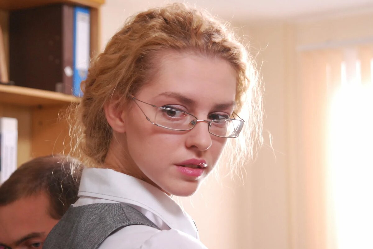 http://m.kino-teatr.ru/kino/movie/ros/hud/82499/foto/1177049/