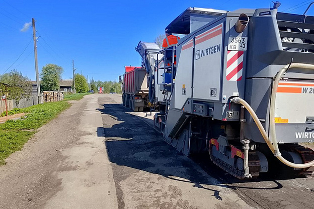    В деревне Кучелапы ремонтируют улицу