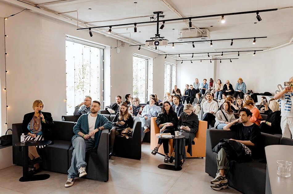    На презентации третьего сезона арт-резиденций участники рассказали о планах на новый год проекта. Фото: АНО "Центр 800"/ Анастасия Коновалова