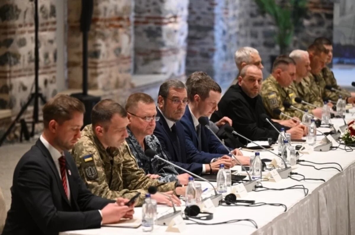    CNN Türk: переводчик украинской делегации сбежал до окончания переговоров