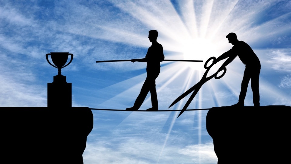        Зависть — одно из самых разрушительных чувств, которые может испытывать человек. Это недовольство благами, которые даны другим, и стремление лишить их этих благ. В исламской традиции зависть (хасад) считается тяжёлым духовным пороком, который губит как душу завистника, так и общественные отношения между людьми.