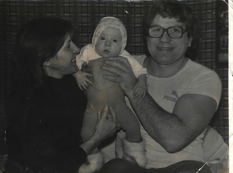 Алия Такшантова со своими родителями - Надеждой и Тагиром Такшантовыми, фото отсюда  https://vk.com/aliyatak13