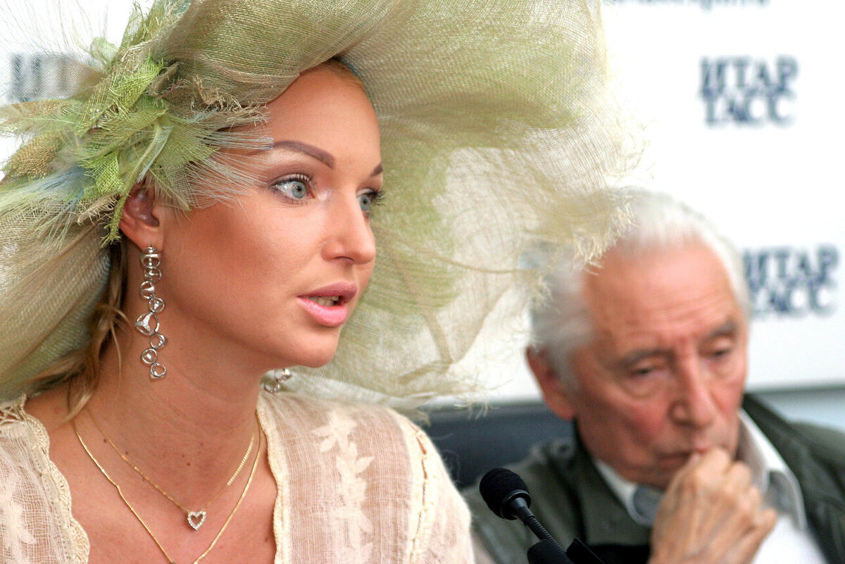    Анастасия Волочкова и Юрий Григорович LEGION-MEDIA