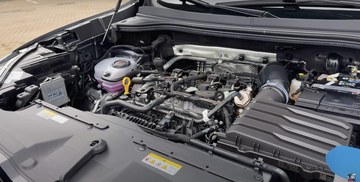 Двигатель 2.0 TSI 190 л.с. со снятой крышкой