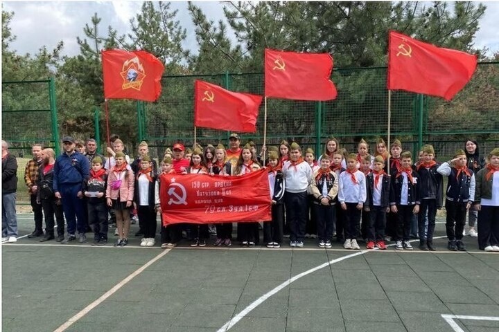 В лесопарке Мелитополя состоялся торжественный прием в пионеры