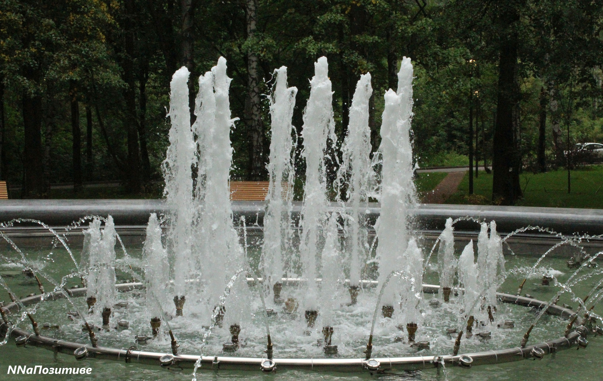 Большой фонтан в парке "Швейцария"