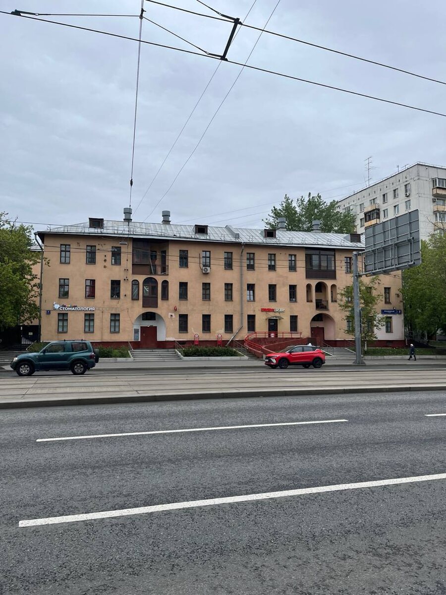 Фото автора канала. Ансамбль Показательные дома для рабочих на Русаковской улице.