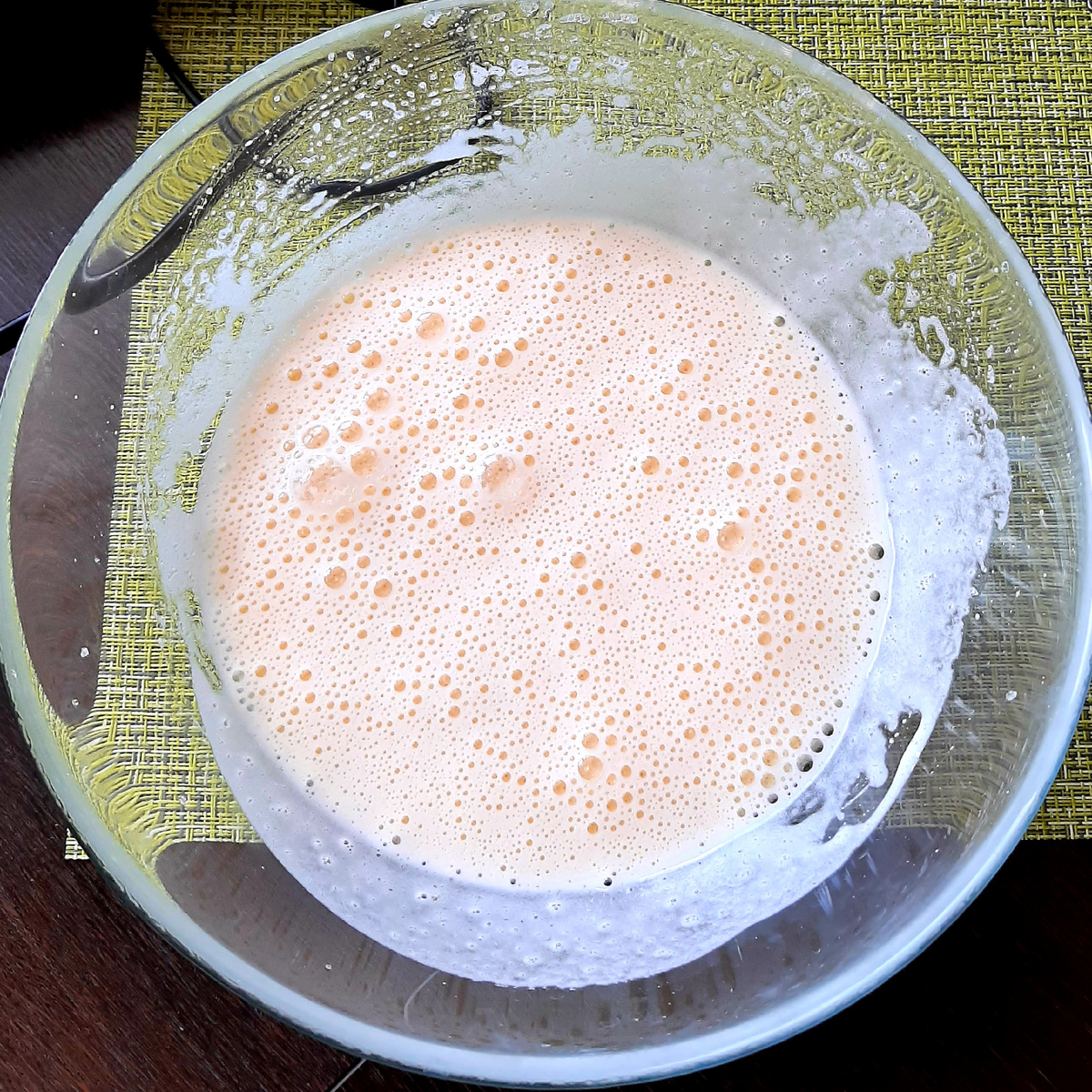 Яйца, взбитые с сахаром 