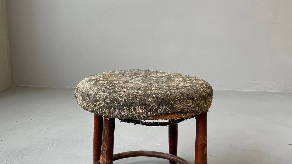 Находка в старинной банкетке