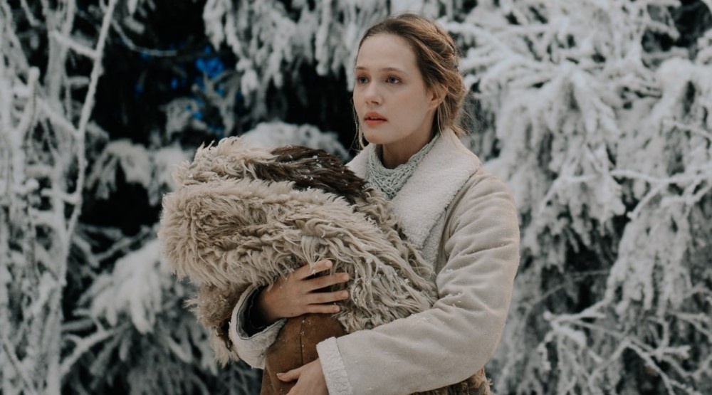 Кадр со съемок фильма «Морозко» (2026) / Фото: Telegram/kinopoisk_soon  📷
