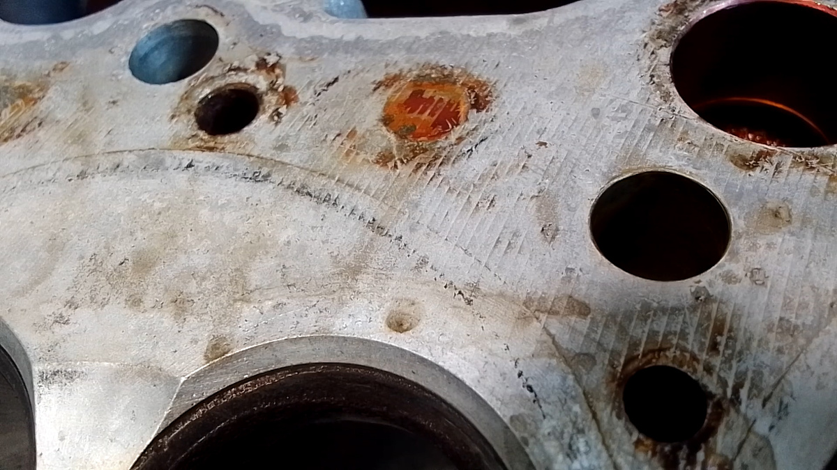 Четко видна заводская фрезеровка