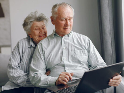    пенсионеры // фото: Изображение от prostooleh на Freepik