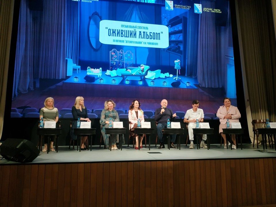    Руководитель проекта Олег Дорохин выступил на пресс-конференции, посвященной старту работы над спектаклем. Лиля Голова