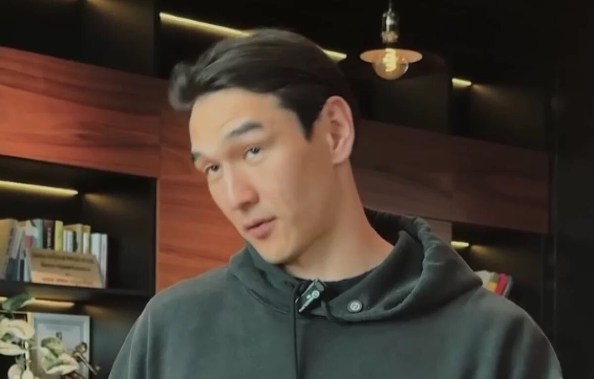    Посетившего в Волгограде «завод будущего» стендапера попросили из России