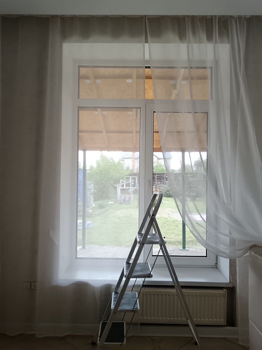 Окна большие. Пользуюсь стемянкой. 