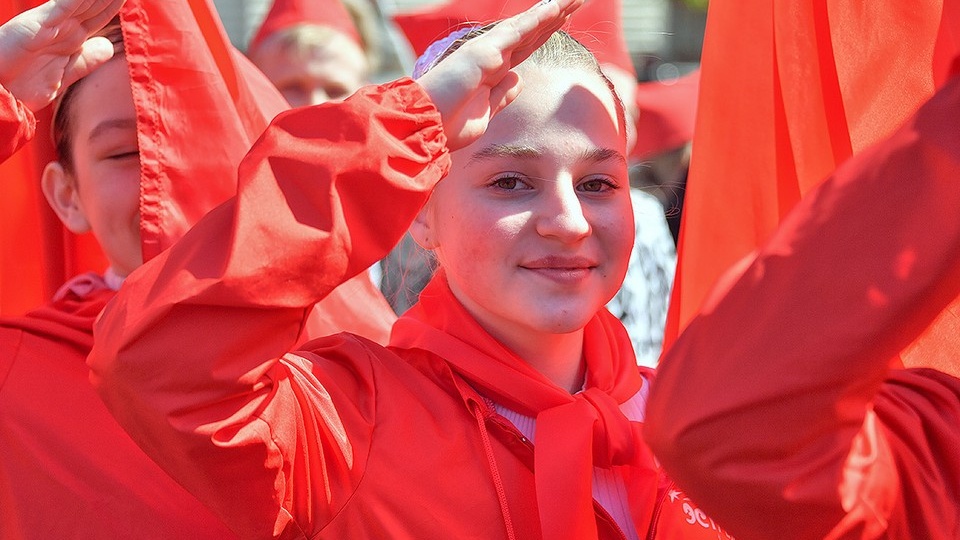 62% опрошенных россиян хотят вернуть пионерское воспитание для детей