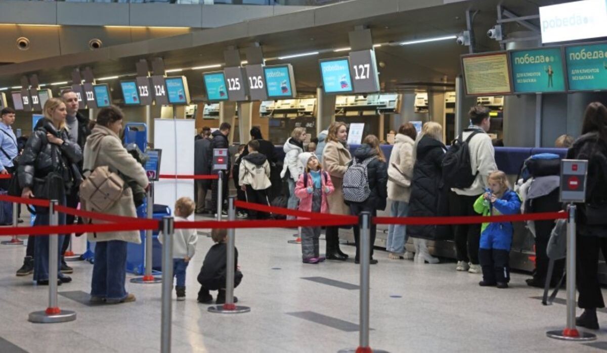     Регистрация в аэропорту. Источник: rg.ru Автор фото: Завражин / РГ