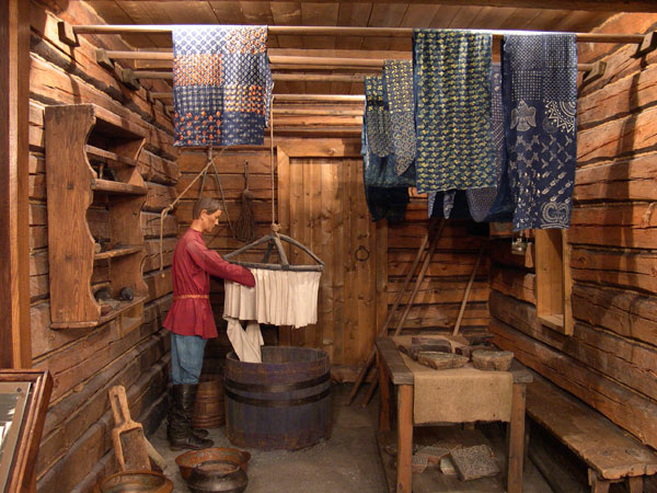 Интерьер мастерской. Из экспозиции Российского этнографического музея в Санкт-Петербурге.