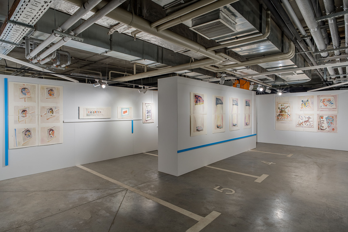    Экспозиция стенда Петра Кирюши на ярмарке«Контур»