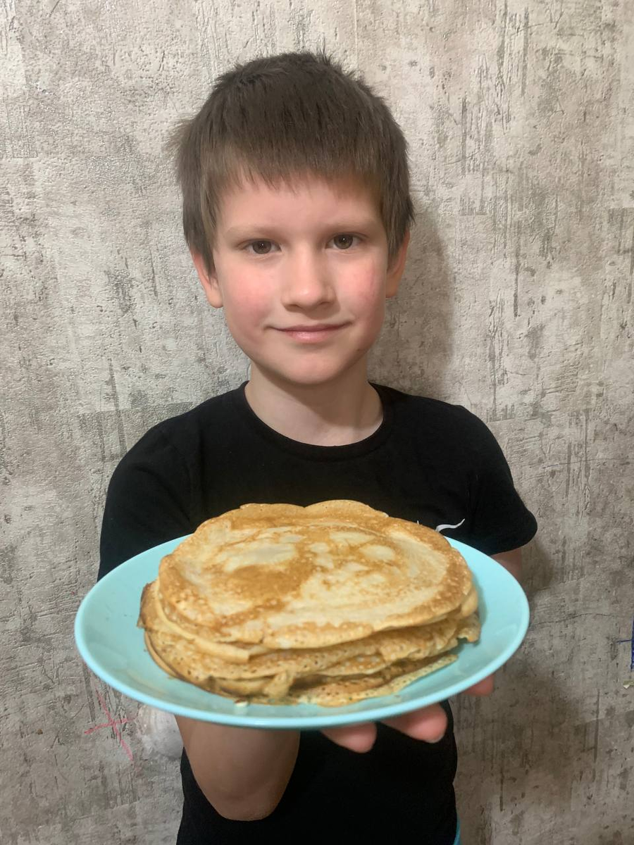 Испробовали новую сковородку, приготовили блины