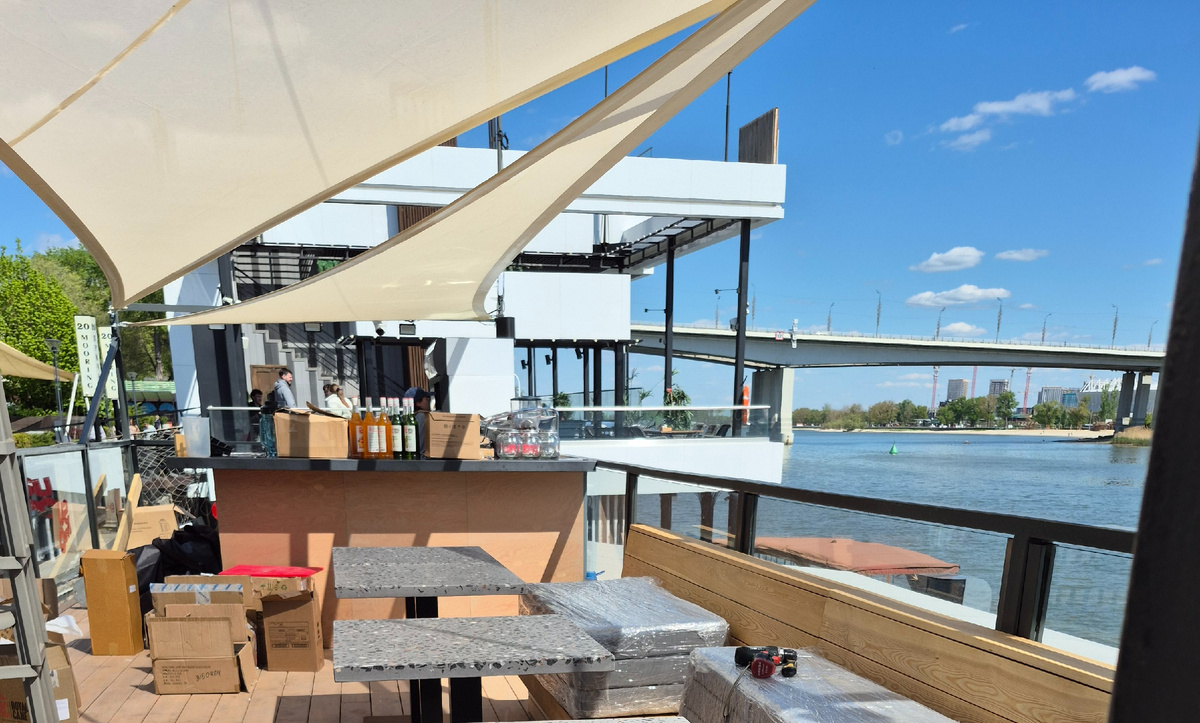 столы в технике Тарраццио из бетона