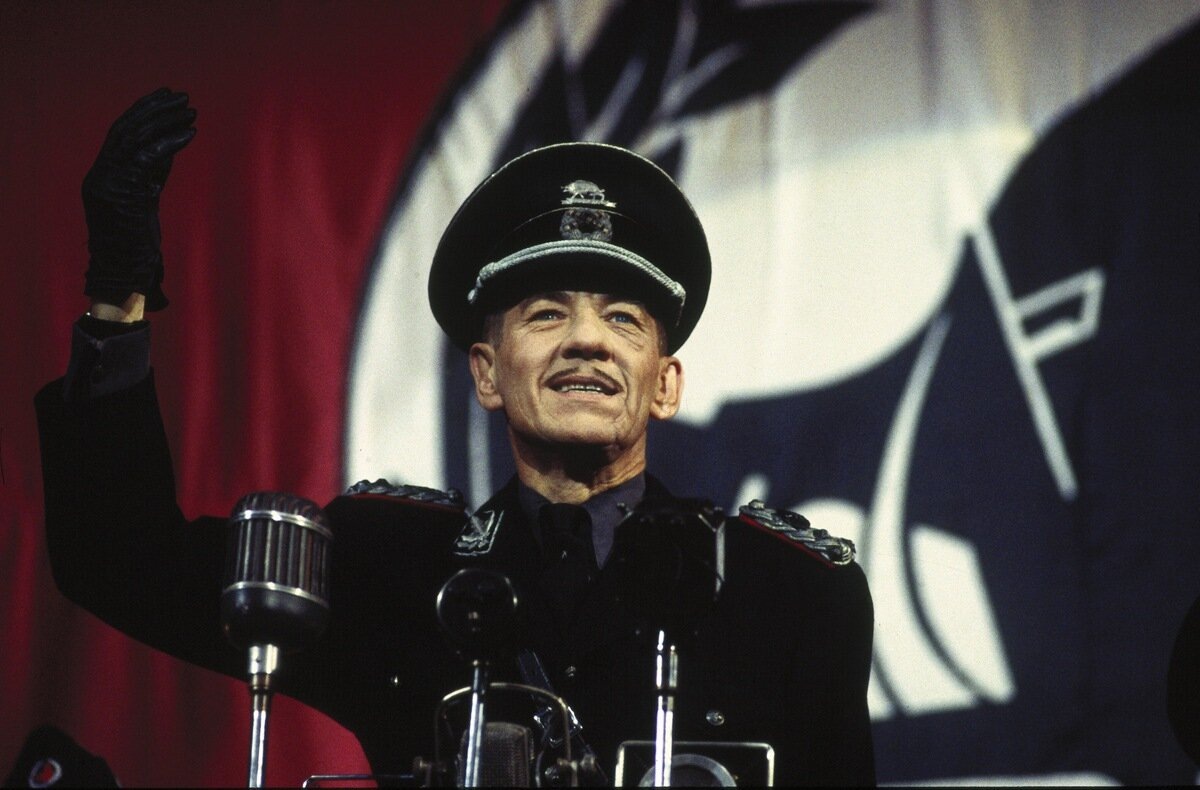 Кадр из фильма «Ричард III» (1995)