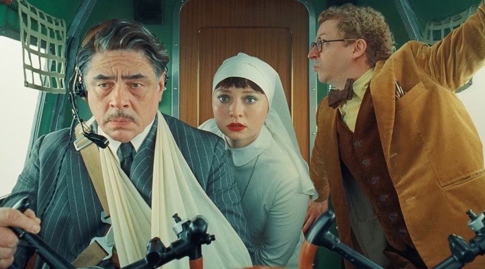     Кадр из фильма «Финикийская схема» (2025)