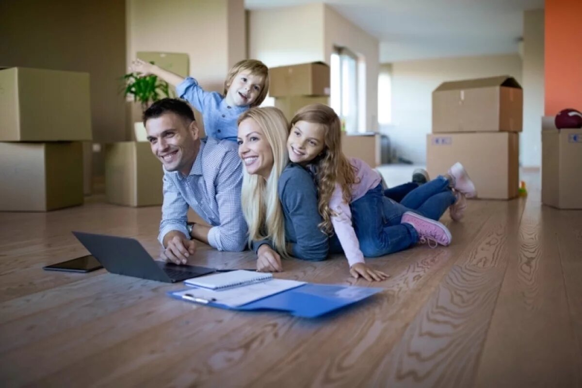    В каждой фирме нужно сделать расчеты, выбрать ту из них, которая предложит выгодные тарифы, а затем согласовать полис с банком, и уже потом его оплатить.