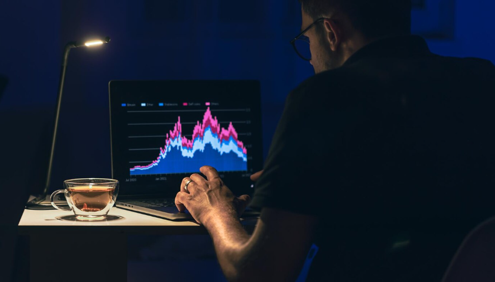 С помощью локальных сервисов, обменять криптовалюту в России в 2025 году, можно так же быстро и безопасно, как и на больших биржах