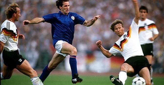 Барези против Бреме (№3) и Бухвальда. Источник: ru.pinterest.com