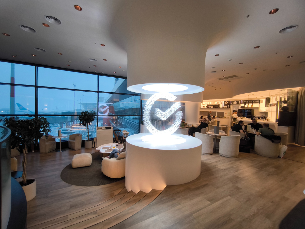 Общая атмосфера зала Сбера в Шереметьево С