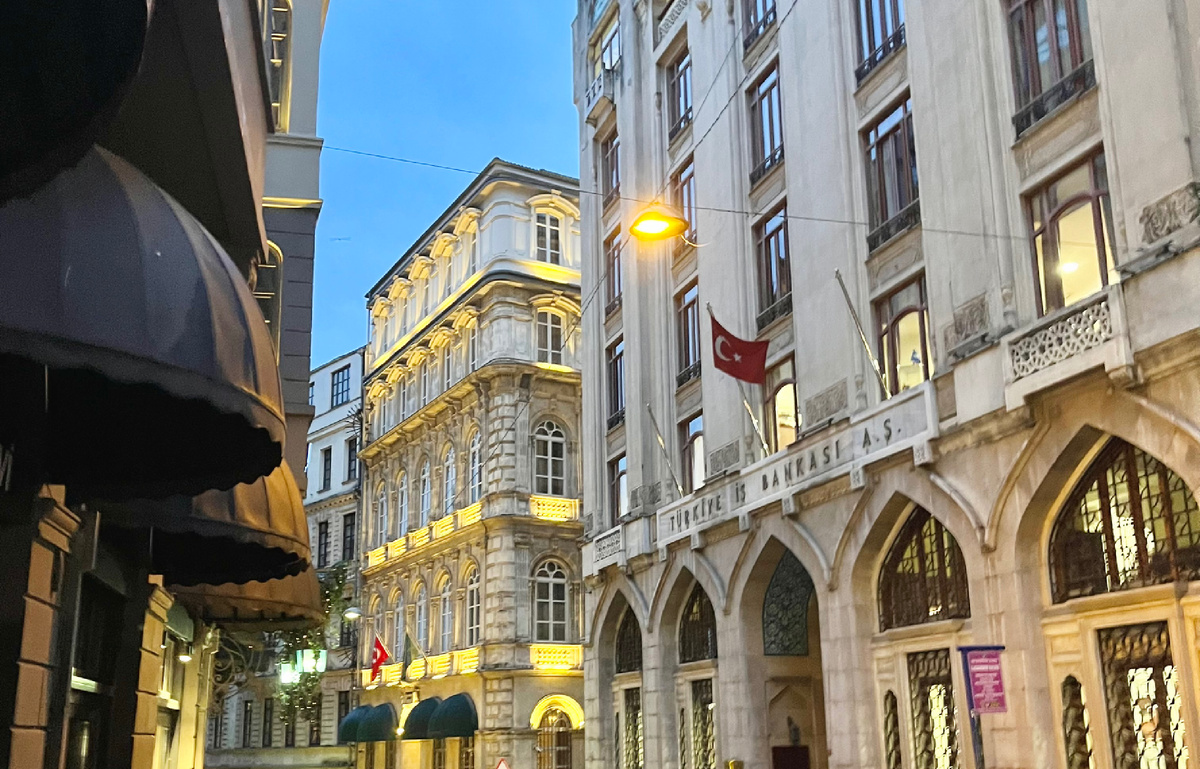 Улочка у Галатской башни