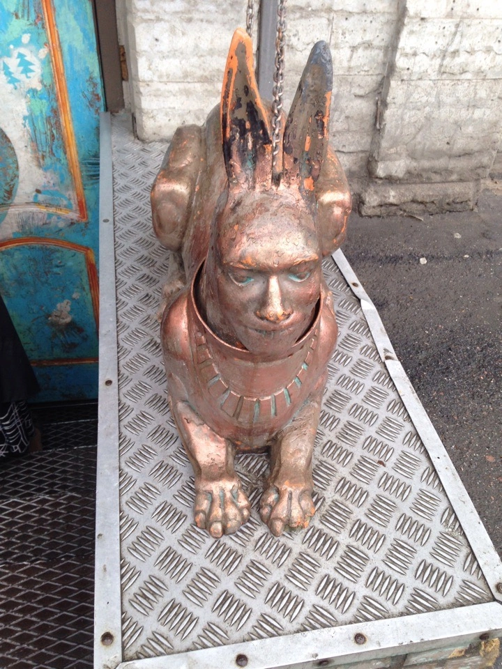 А эта фигура была сфотографирована в Санкт-Петербурге во время моего обучения. Фото автора 