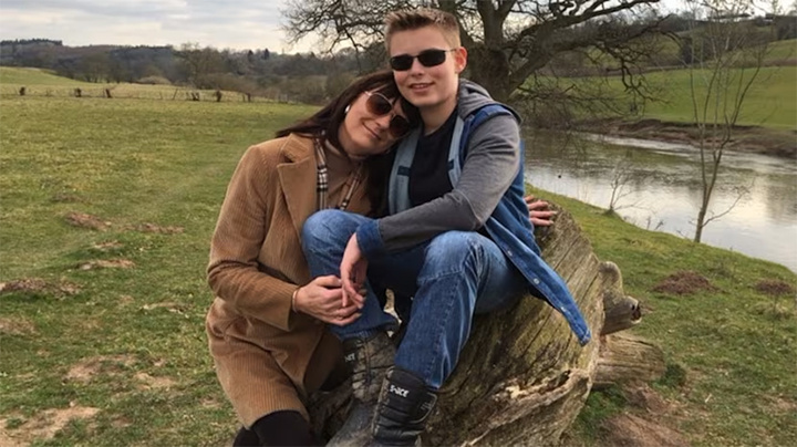    Трейси Уилкинсон и её сын Пирс. Фото: полиция Уэст-Мидлендса