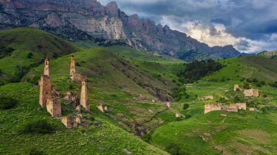    Полуподземные склепы VIII-XIV веков обнаружены в горах Ингушетии © Kokhanchikov/Shutterstock/Fotodom