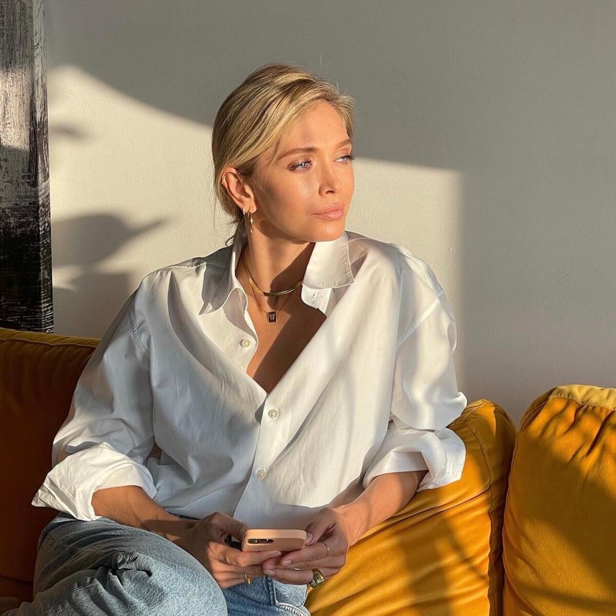    Вера Брежнева Социальные сети