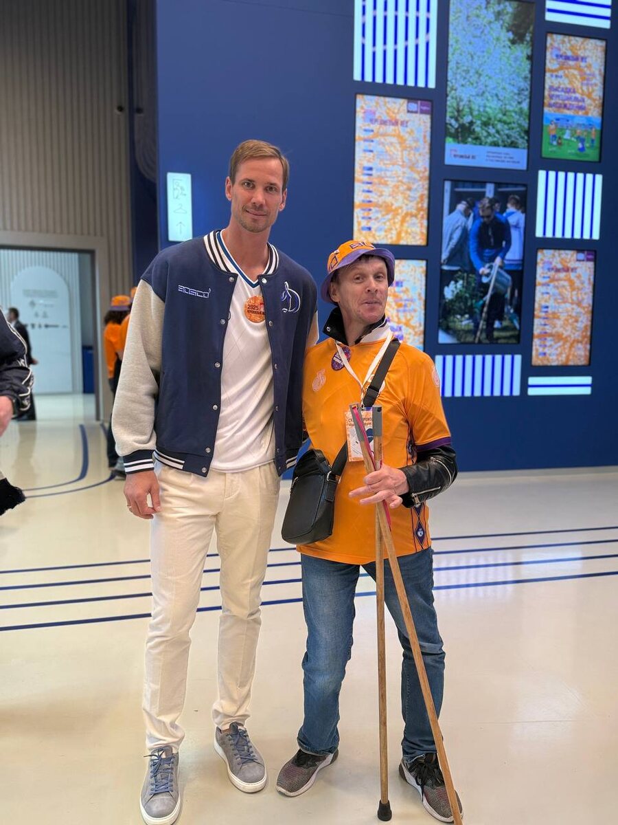 Шунин Антоха - это целая эпоха. Успел перехватить его до афтограф-сессии. 